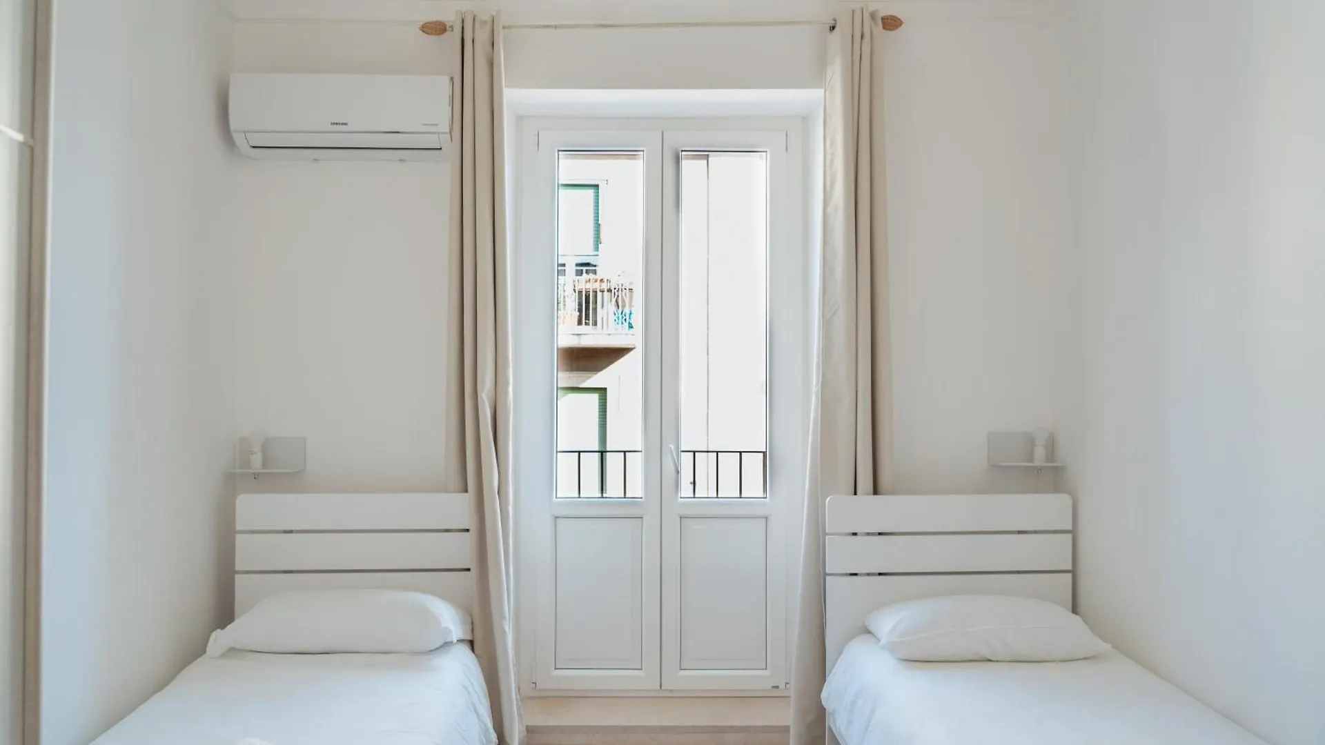 Maioliche Apartment Κατάνια 0*,  Ιταλία