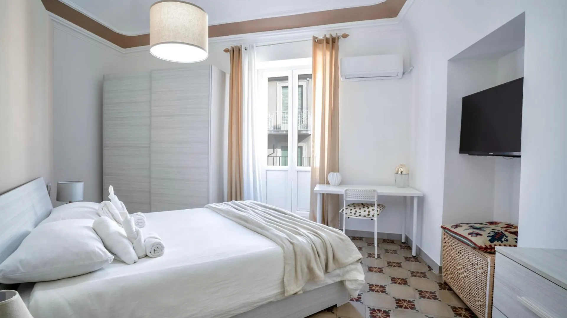 Maioliche Apartment Κατάνια 0*,